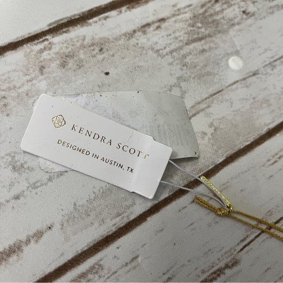 Kendra Scott Snowflake Ornament NWT Gold White - Picture 7 of 8